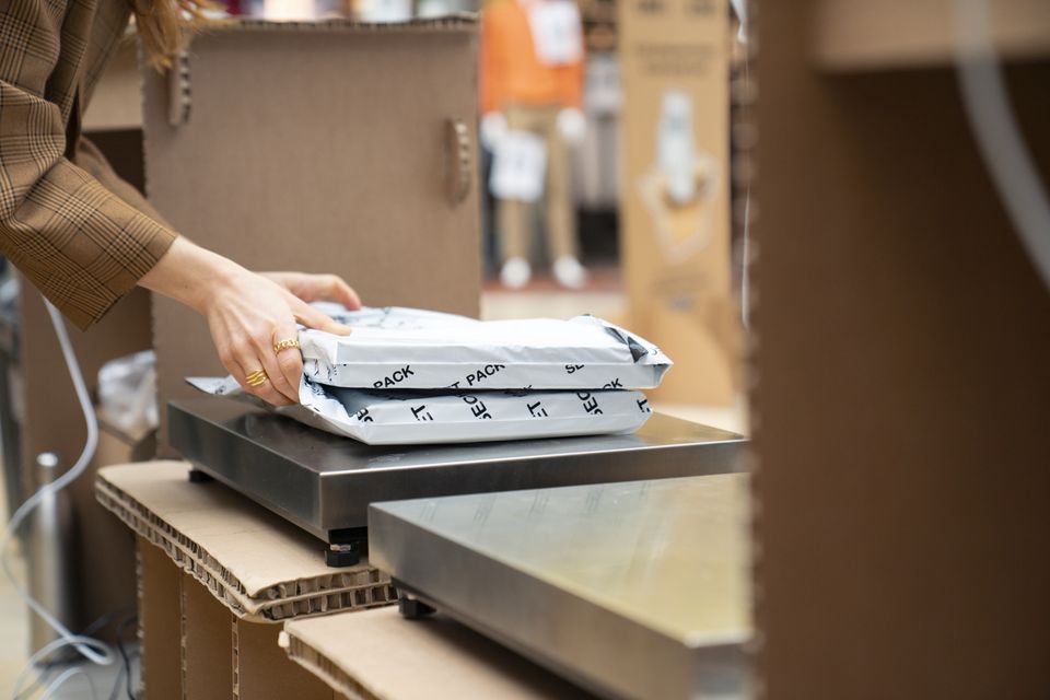 Since 2023, King Colis has been purchasing lost packages and giving them a second life.