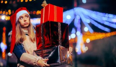 Holiday shoppers are pulling back as money gets tight — here’s how to spend less and boost your savings now