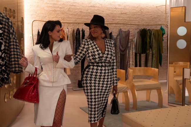 Kim Kardashian, Niecy Nash-Betts in 'All's Fair'