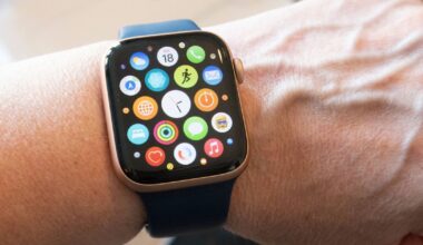 These Apple Watch Series 5 models can be picked up for £89 at Wowcher.