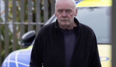 Donegal postal worker told armed robber 'you're getting no money'