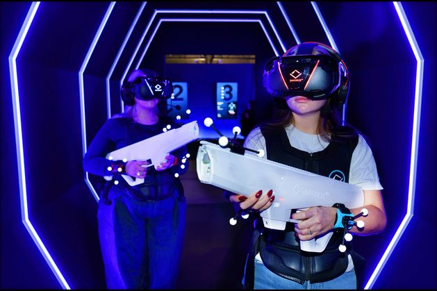 Chloë finds a hobby: Virtual reality gaming and a cocktail-making robot called Toni – I’ve stepped into the future