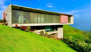 The Brutalist Design of This Costa Rican Jungle House Doubles as Earthquake Protection