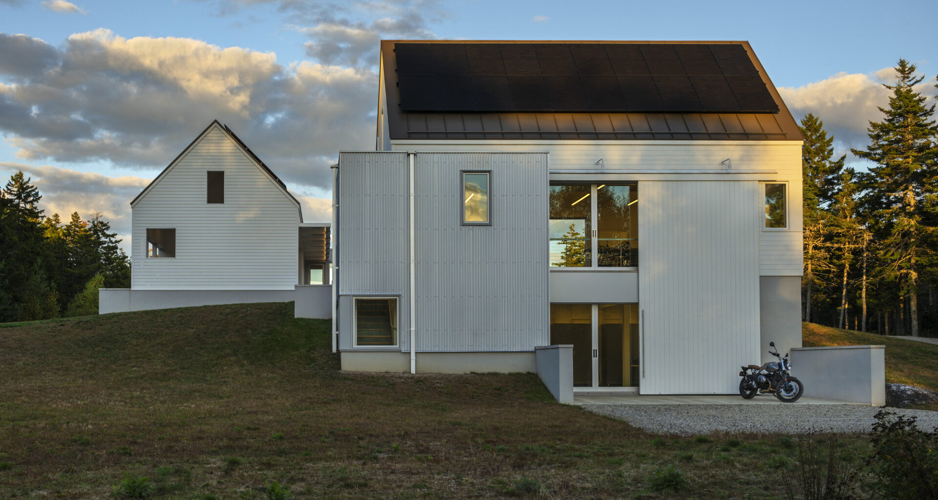 Studio-Workshop on a Hill / ElliottArchitects