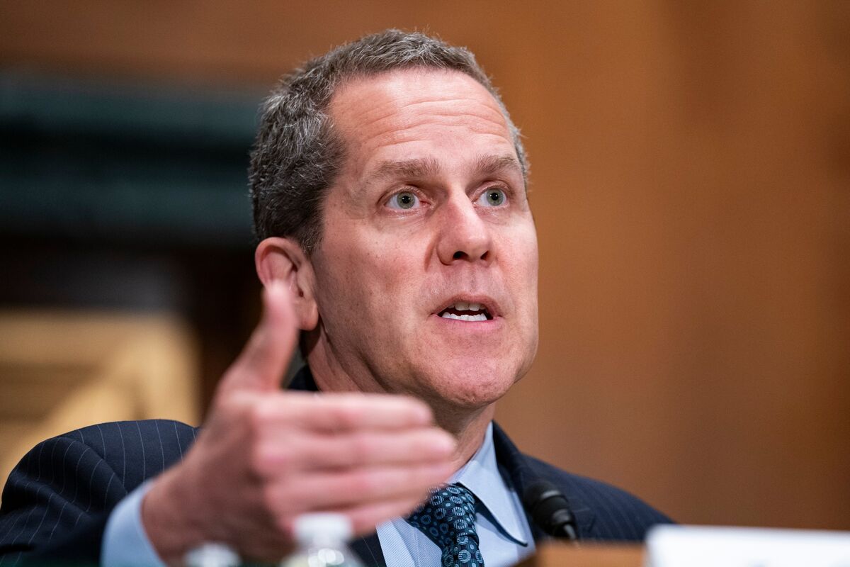 Fed’s Barr Calls for Guardrails as Financial Sector Adopts AI