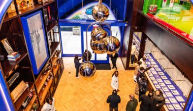 Meta Opens Pop-Up Stores to Build Buzz for Its AI Glasses