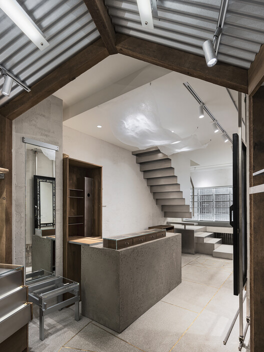 PLEATSMAMA Store / COV Studio - Image 2 of 29