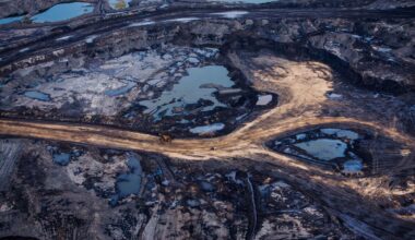 Canada’s Oil Sands Make Their Comeback as US Shale Plateaus