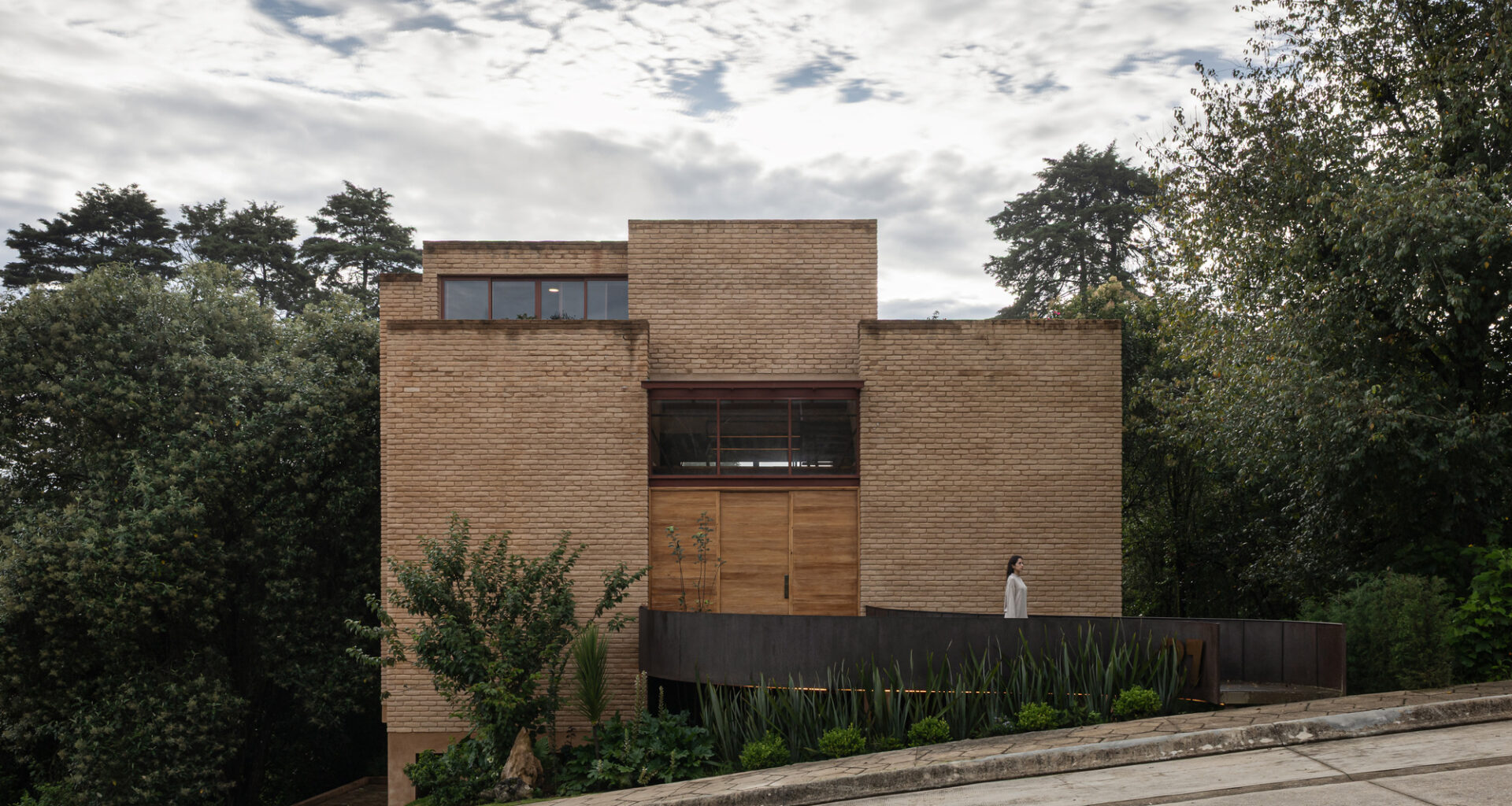 The Sierra House / Valdezarqs