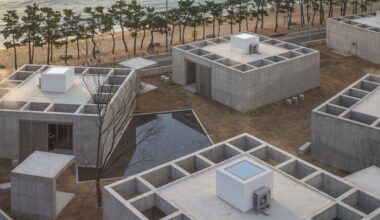 Elemental Shores in the Asia-Pacific: Concrete Recasts the Beach House