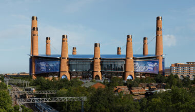 Heatherwick Studio and MANICA Reveal Stadium Design Defined by Twelve Brick Chimneys in Birmingham