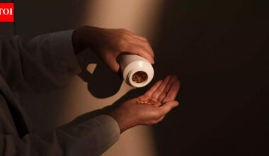 Can overdose of vitamin C cause kidney failure? Nausea, diarrhoea and kidney stone risks explained |