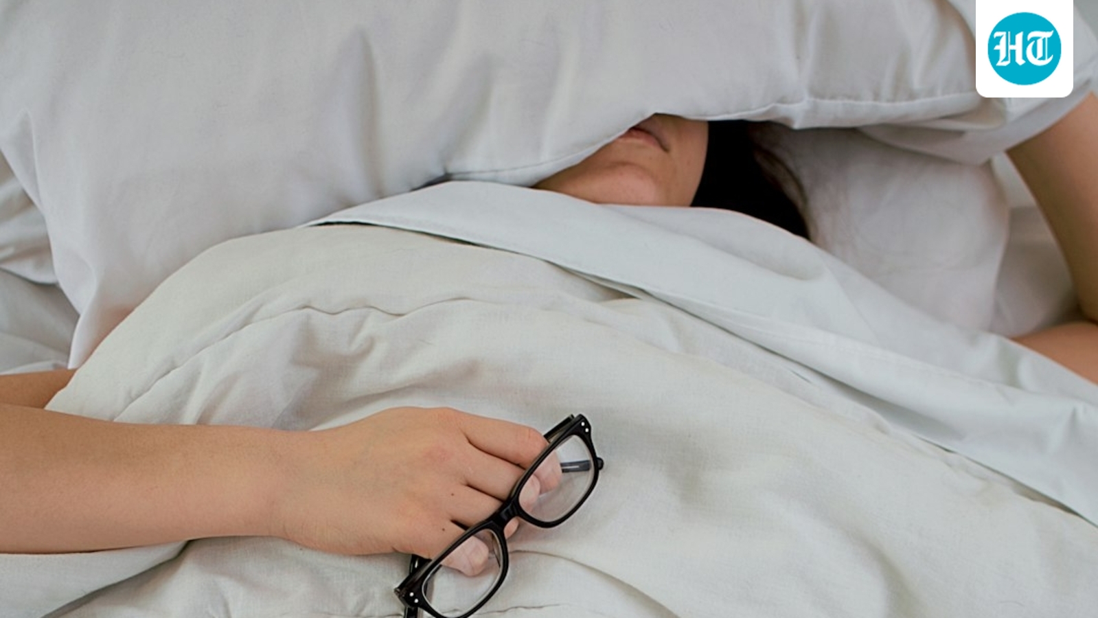 Doctor warns melatonin overuse can backfire, explains why timing and dosage are important: ‘High doses do not improve…’