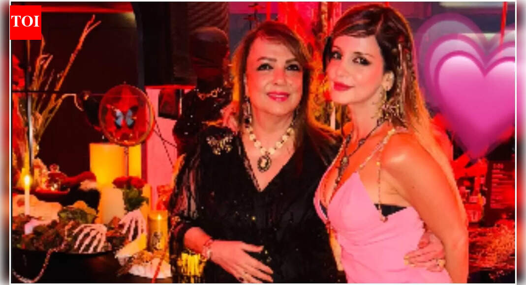 Sussanne Khan shares a heartfelt tribute to Zarine Khan, recalls ‘Angel Mummsy’ |