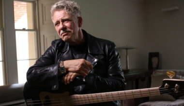 U2 > News > Turn Up The Groove