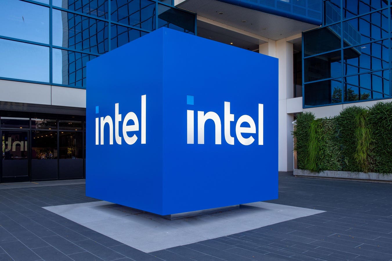 Intel Stock Surges 10% As Company Reportedly Nears Apple Partnership