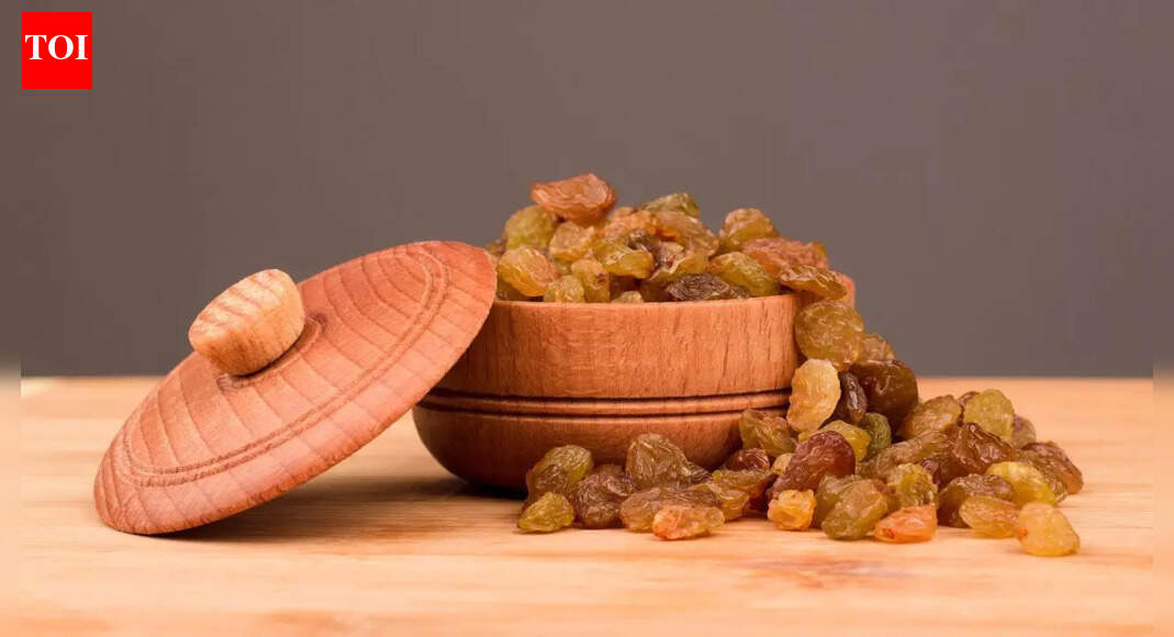 What eating soaked raisins daily can do for your bones, digestion, and immunity this winter |