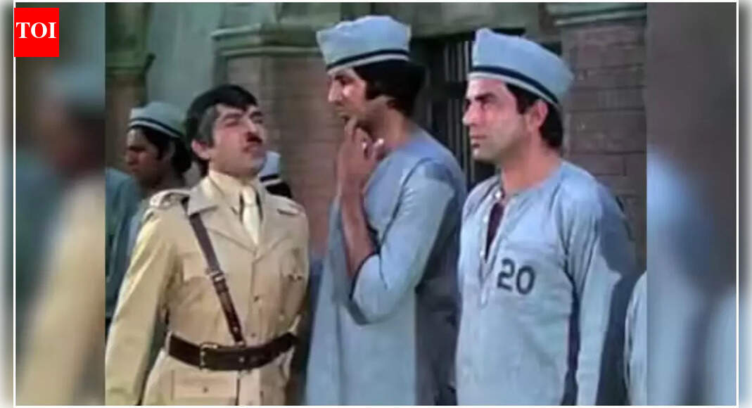 'Ikkis': 'Sholay' co-stars Dharmendra and Asrani reunite in Amitabh Bachchan's grandson Agastya Nanda's debut film | Hindi Movie News