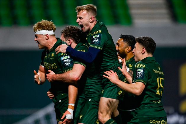 Seán Naughton is Connacht’s kicking king in convincing URC win over Sharks