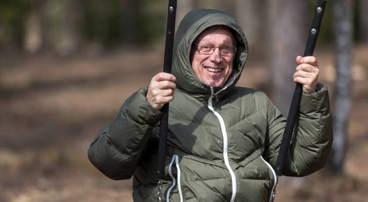 I’m 65, itching to retire but only have $500K saved. I want $2K/month plus my Social Security — how can I swing this?