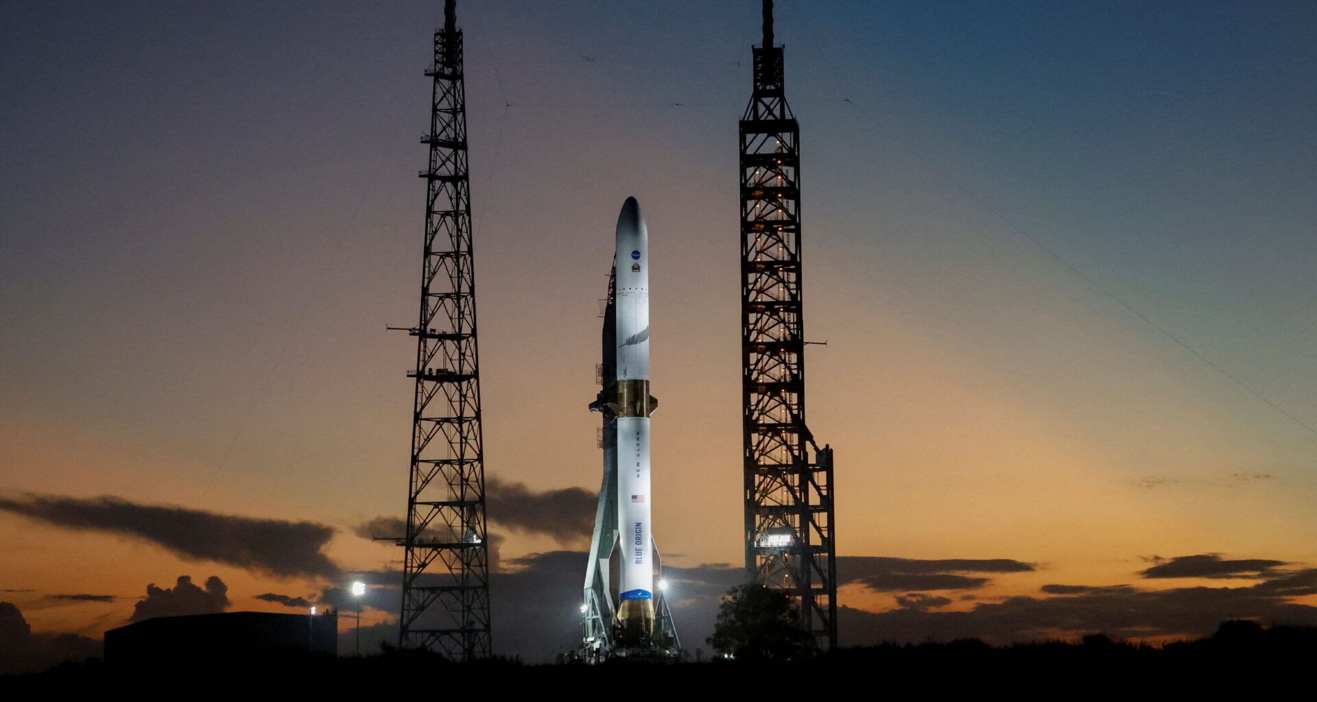 Blue Origin unveils plan for bigger New Glenn rocket variant to take on SpaceX