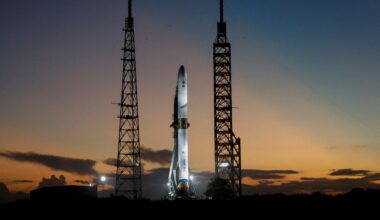 Blue Origin unveils plan for bigger New Glenn rocket variant to take on SpaceX