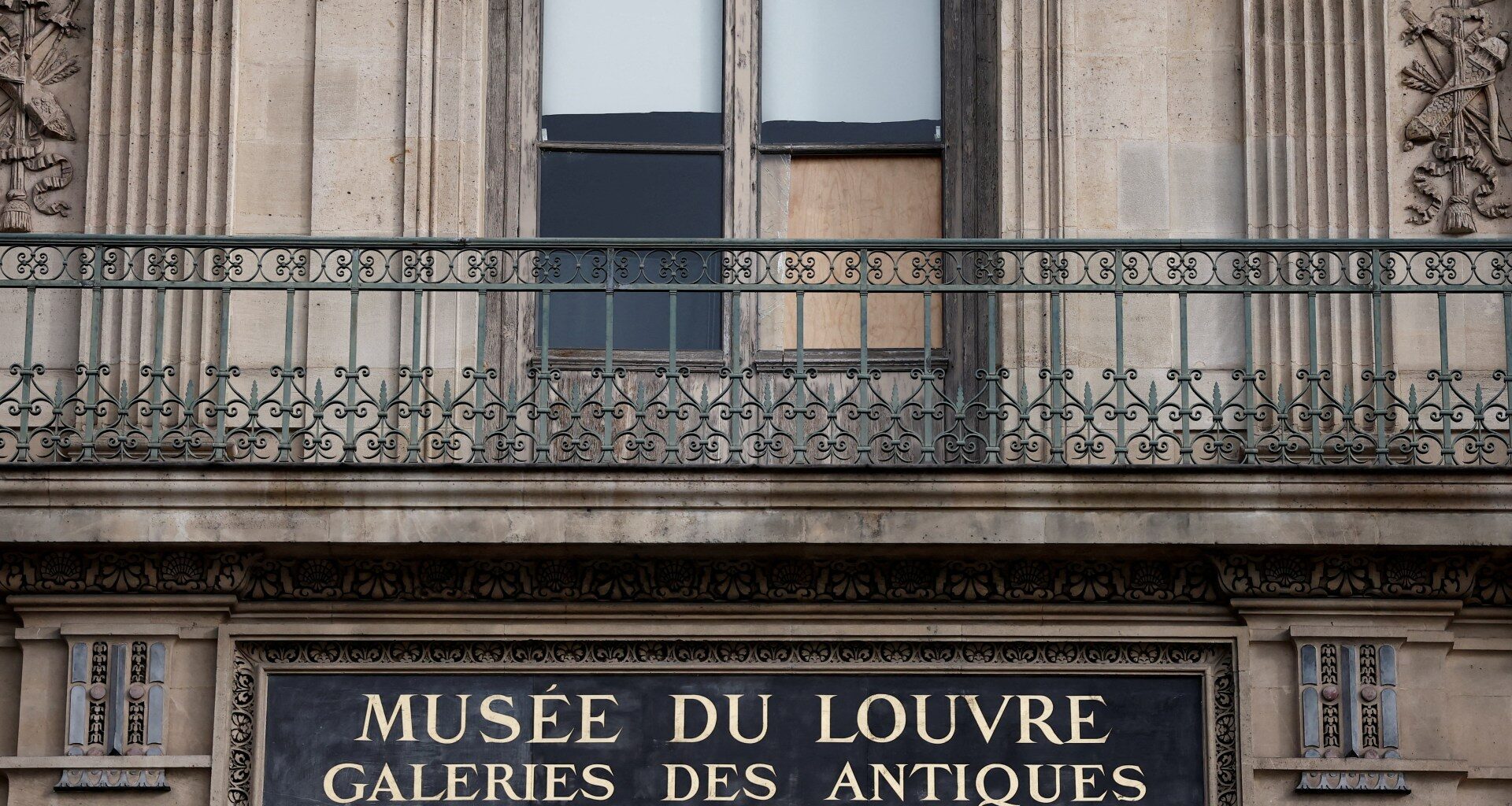 Four more suspects arrested over Louvre heist | Crime News
