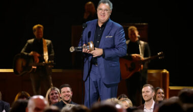 Vince Gill Accepts the Willie Nelson Lifetime Achievement Honor at the CMA Awards