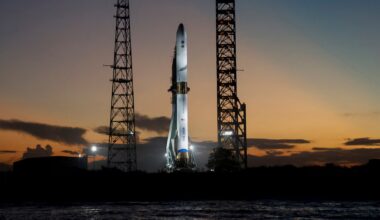 Blue Origin unveils plan for bigger New Glenn rocket variant to take on SpaceX
