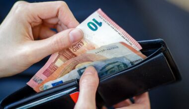 State writes off more than €15m in incorrect social welfare payments across two years – The Irish Times