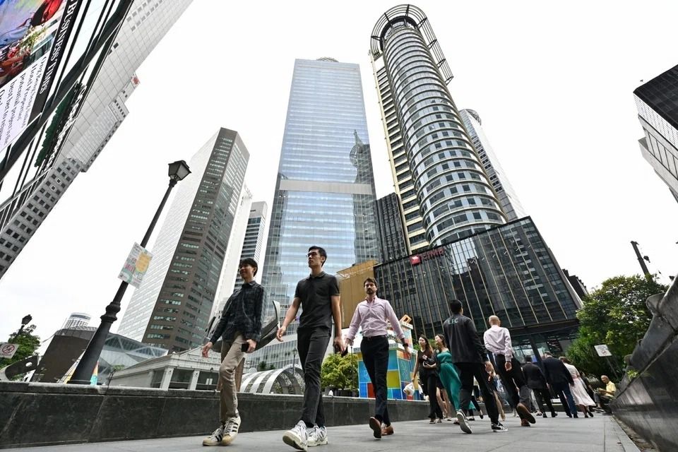 Real median income in Singapore rose 4.3% in 2025 as workers in permanent jobs hit a new high