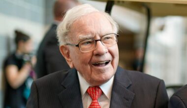 Warren Buffett’s Top 4 Tips for Getting Richer