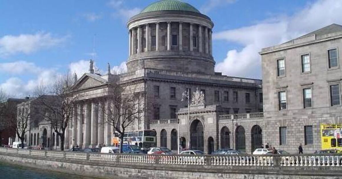 Teacher who had sexual relationship with Leaving Cert student struck off register of teachers
