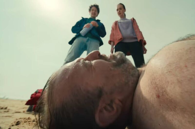 The 90-second comedy film stars Limerick comedian Karl Spain as a seal pup with Justine Stafford and Jamie Sykes as walkers who spot the 'pup' on the shore