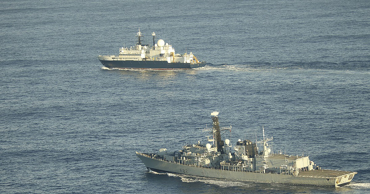 Fears grow over Russian spy ship near Ireland as Zelenskyy visit approaches