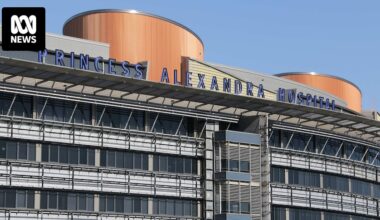 Anthony Albanese writes to states, telling them to rein in public hospital spending