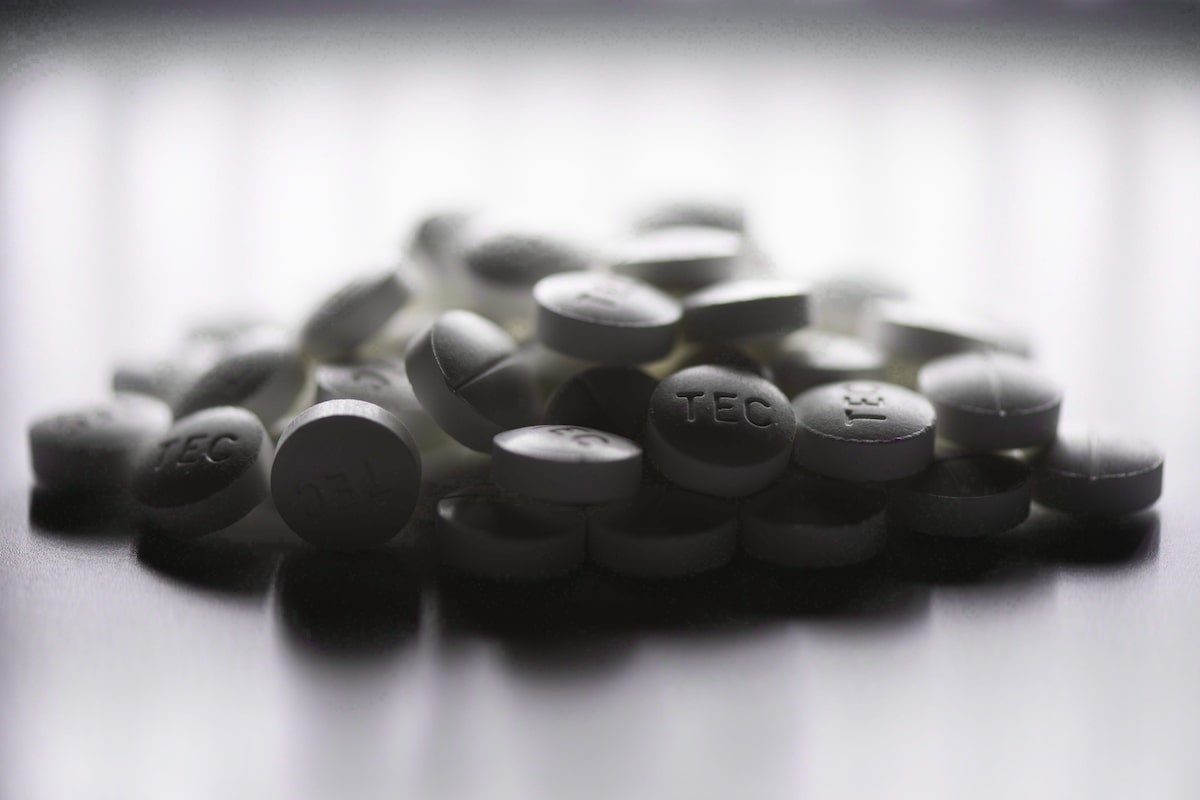 Canada’s shortage of prescription painkillers is expected to continue into the new year