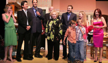 Ray Romano and Phil Rosenthal Explain Why It Took the 30th Anniversary to Get the “Everybody Loves Raymond” Cast Back Together (Exclusive)