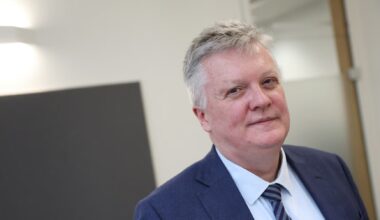 BoE's Pill does not expect much shift in rate view given high pay growth