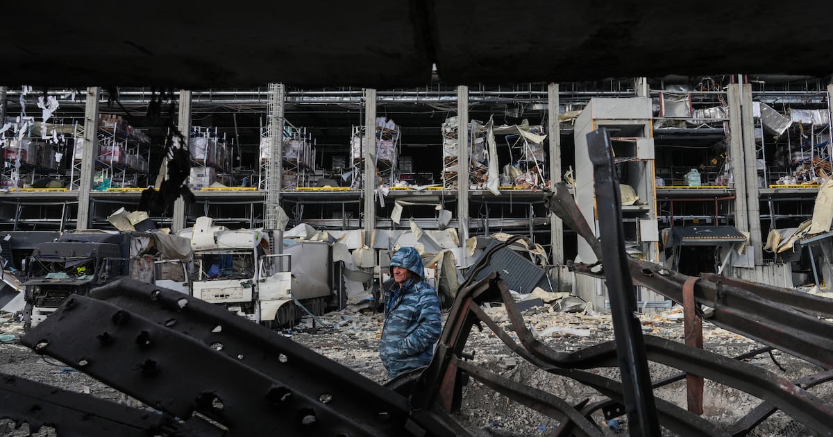 US claims Ukraine peace deal close as Russia opposes changes to controversial plan – The Irish Times