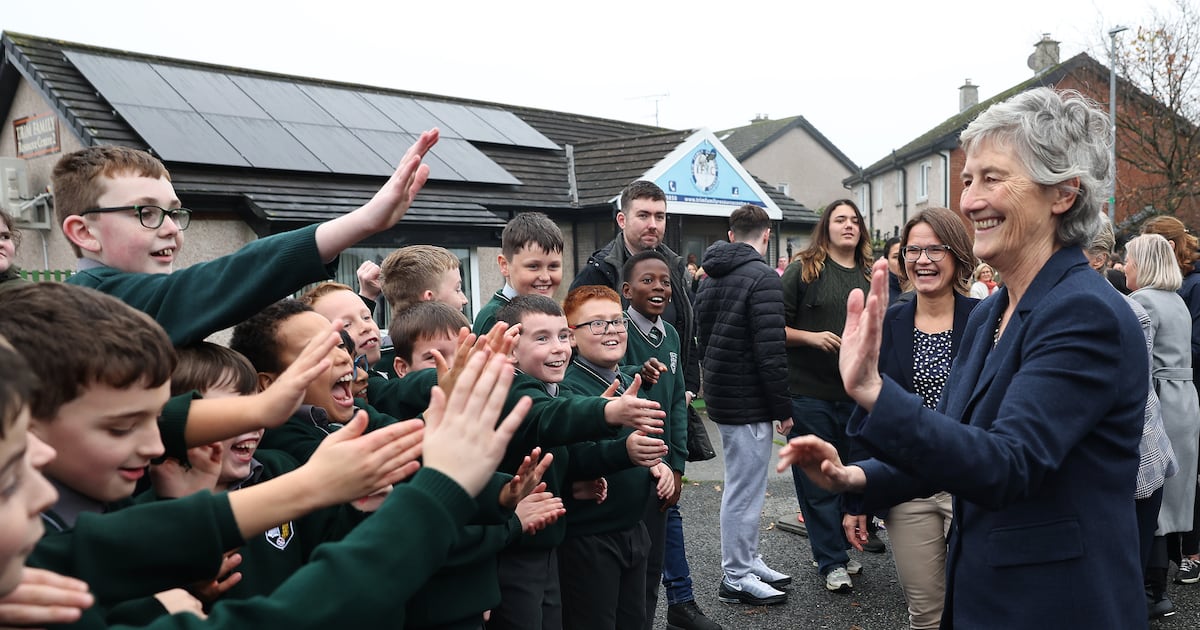 Catherine Connolly gets warm céad míle fáilte at Dublin Gaelscoil, but leaves keepie-uppies to pupils – The Irish Times