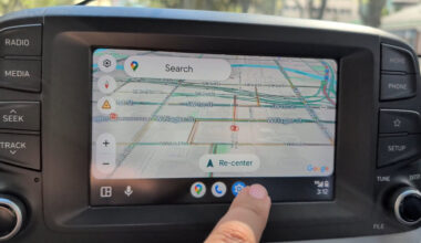 Android Auto Google Maps re center