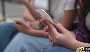 Experts say screen time is taking a toll on sleep and mental health