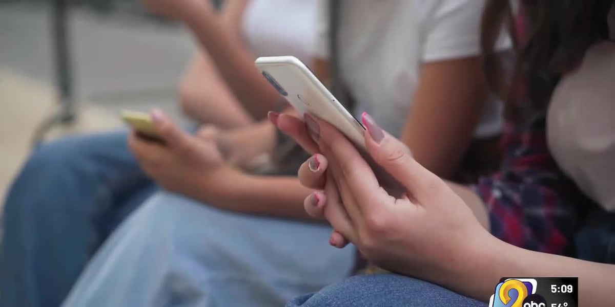Experts say screen time is taking a toll on sleep and mental health