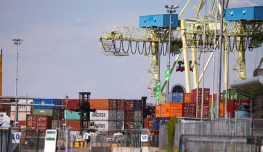 Canada's GDP contracts in August, might avoid a recession in third quarter