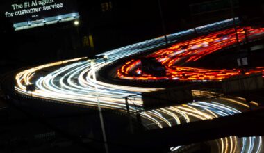 Investors eye holiday season turbulence amid AI and rate cut doubts