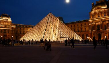 Two more charged in connection with Louvre jewel heist