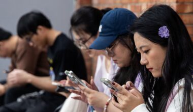 China regulator issues competition compliance guidance for smartphone industry