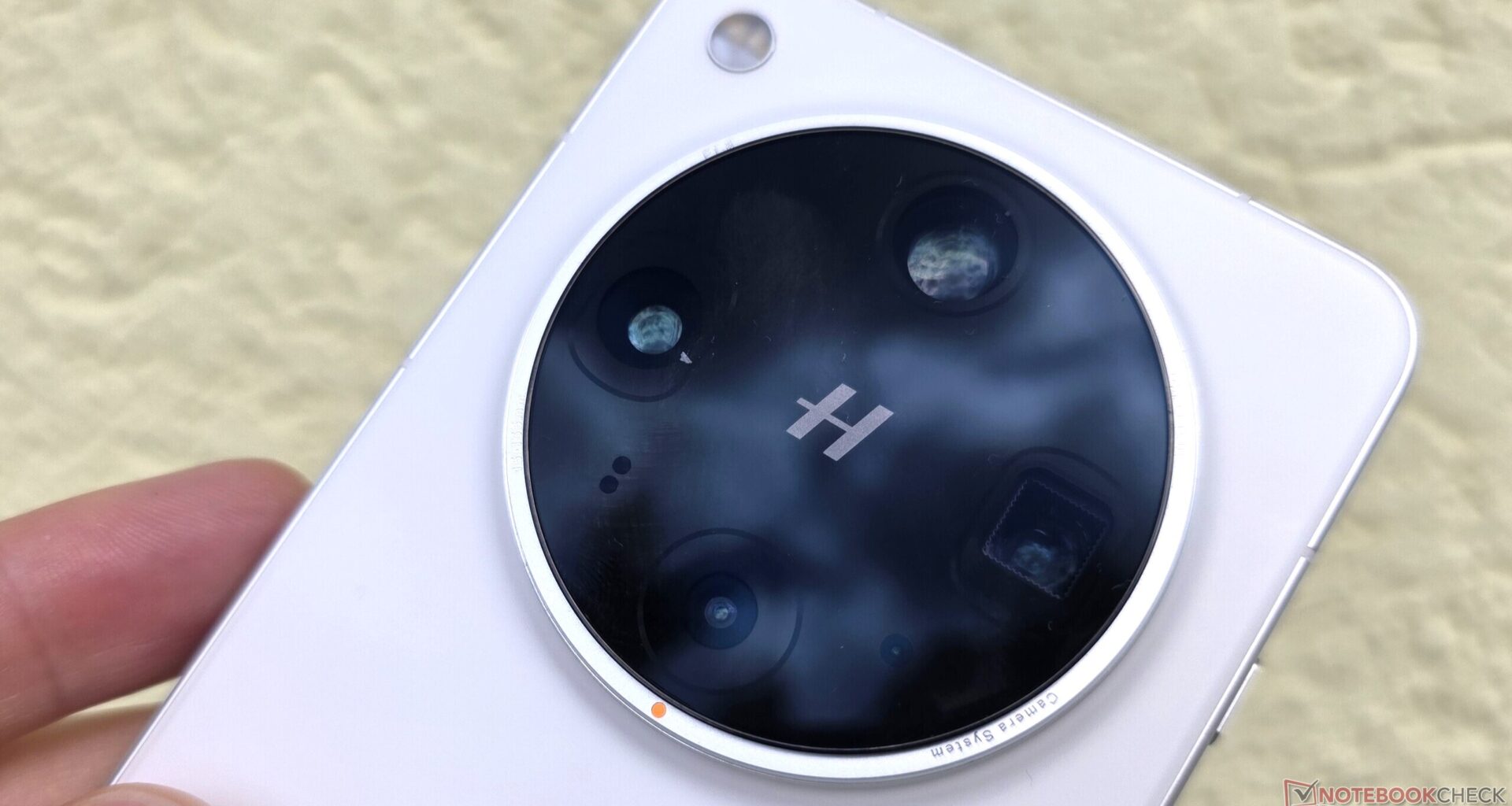 First flagship camera with dual 200 MP periscope telephoto camera on the horizon