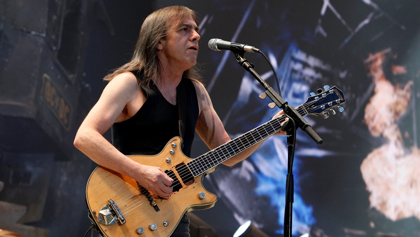 Click to play video: 'AC/DC co-founder Malcolm Young dead at 64'